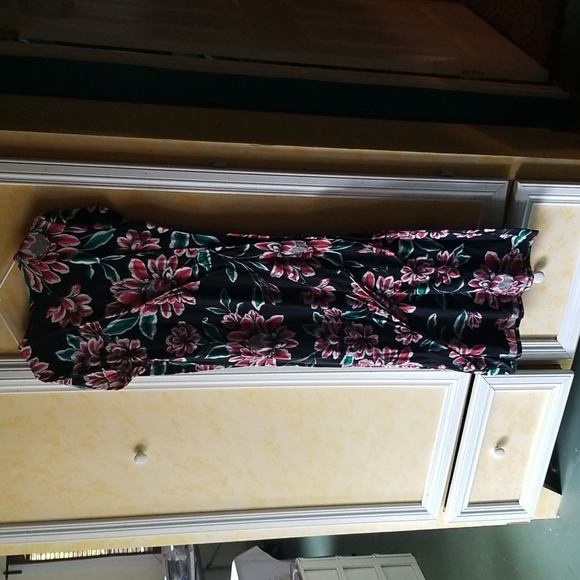 Dress 52 inches long floral - Picture 3 of 3